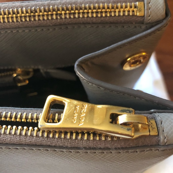 Prada Saffiano Lux Double Zip Bag - Picture 4 of 8